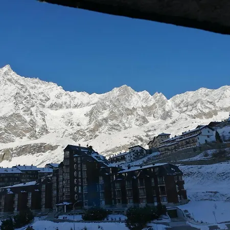 In Bella Vista Ai Piedi Del Cervino Апартаменты *