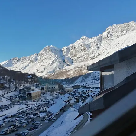 In Bella Vista Ai Piedi Del Cervino Брей-Червінія